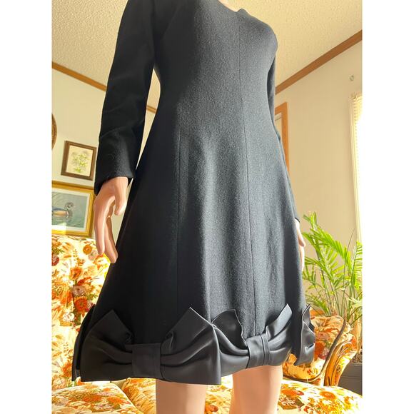 Vintage 60s black long sleeve mini dress, bow hem detail - Picture 2 of 7